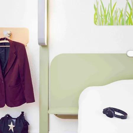 Ibis Budget Lyon Est Chaponnay Exterior photo